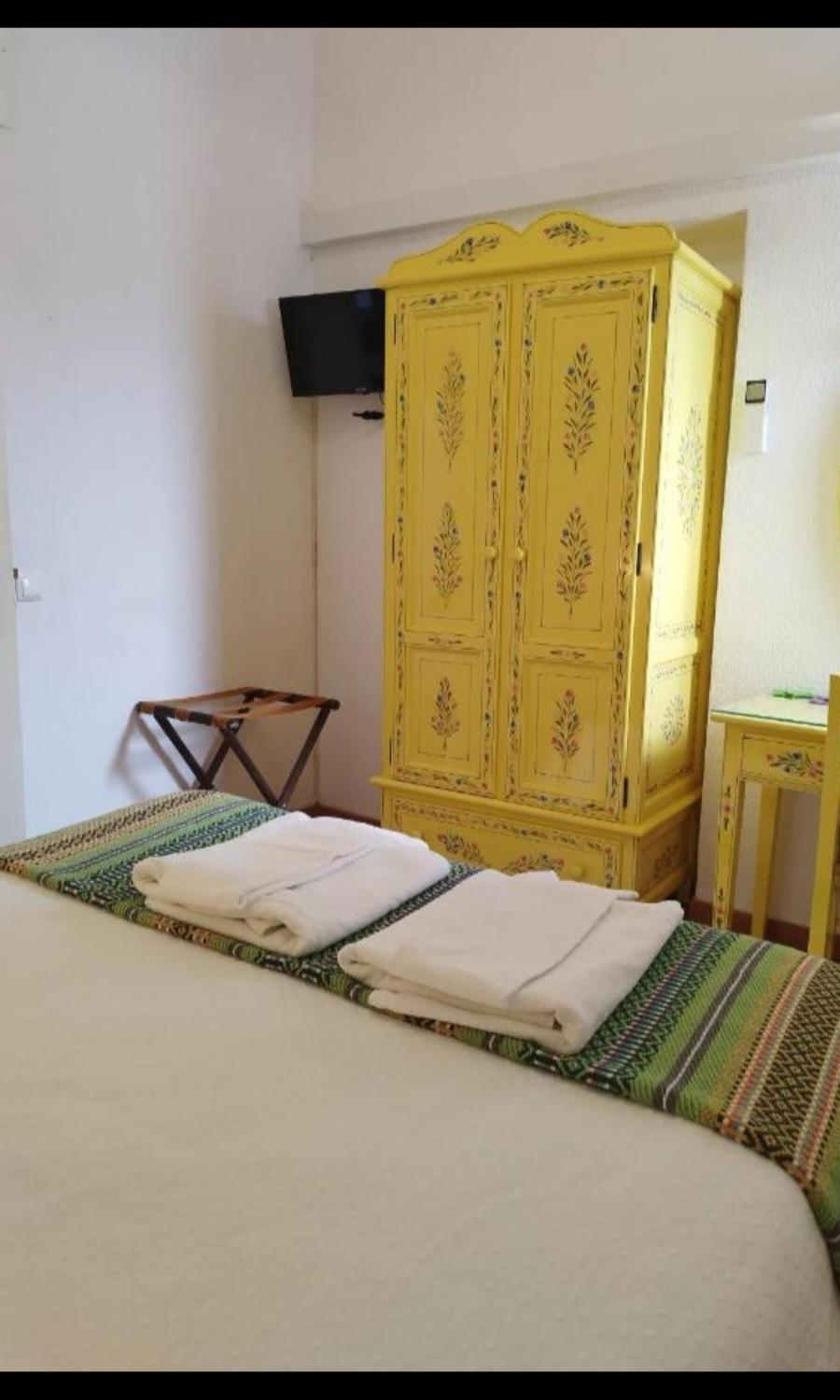 Mont' Sobro Hostel Евора Екстериор снимка
